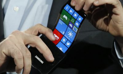 tech-samsung-flexible-smart-phone-1.jpg