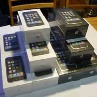 20_iphone_boxes.jpg