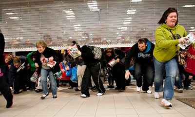 black-friday-shopping-620km111612-1363291018.jpg