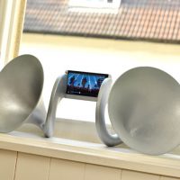 gramohorn-htc-on-window.jpg
