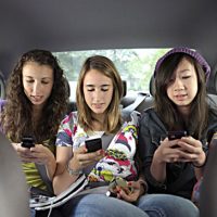 teens-on-cell-phones.jpg
