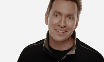 ipad2-scott-forstall-amazing.jpg