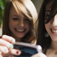 two-teenage-girls-using-s-009.jpg