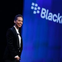 alicia-keys-blackberry.jpg
