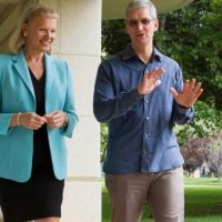 Tim Cook et Ginni Rometty, CEO d’IBM