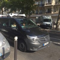 32169_les-apple-car-continuent-d-arpenter-les-rues-parisiennes-photos.jpg