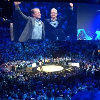 Tim Cook et John Chambers