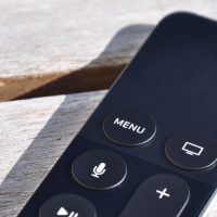 5l-tactile-siri-remote.jpg