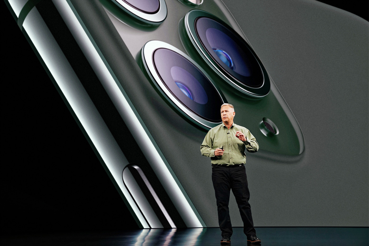 Phil Schiller présente l'iPhone 11