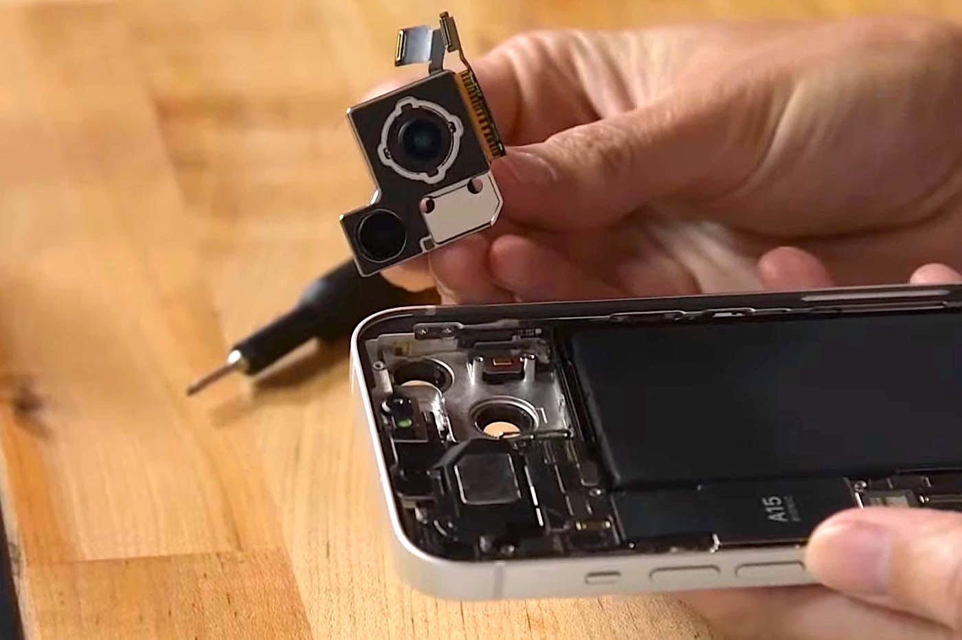 Démontage iFixit iPhone 13