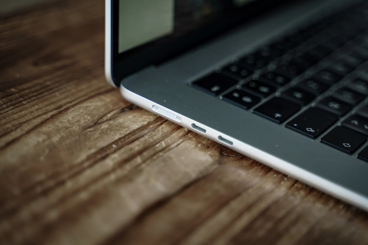 Macbook air 15 connectique