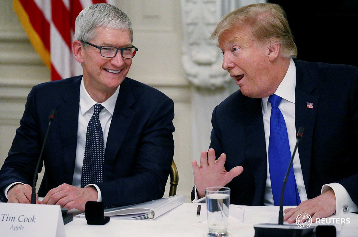 Tim Cook Donald Trump