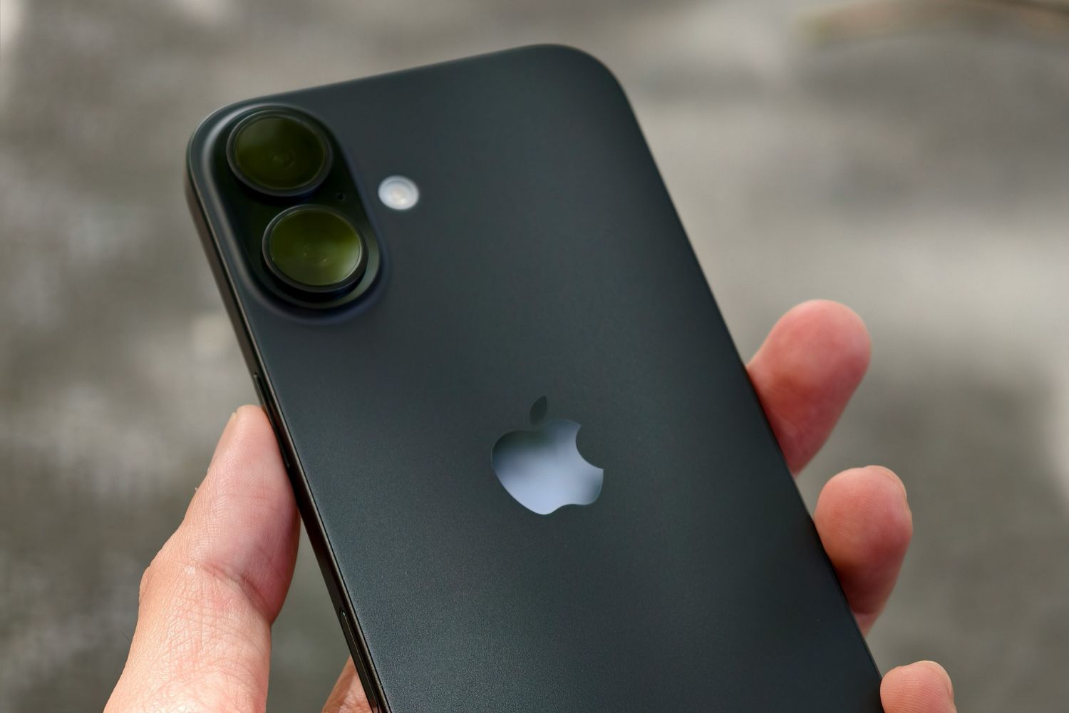iPhone 16 Plus