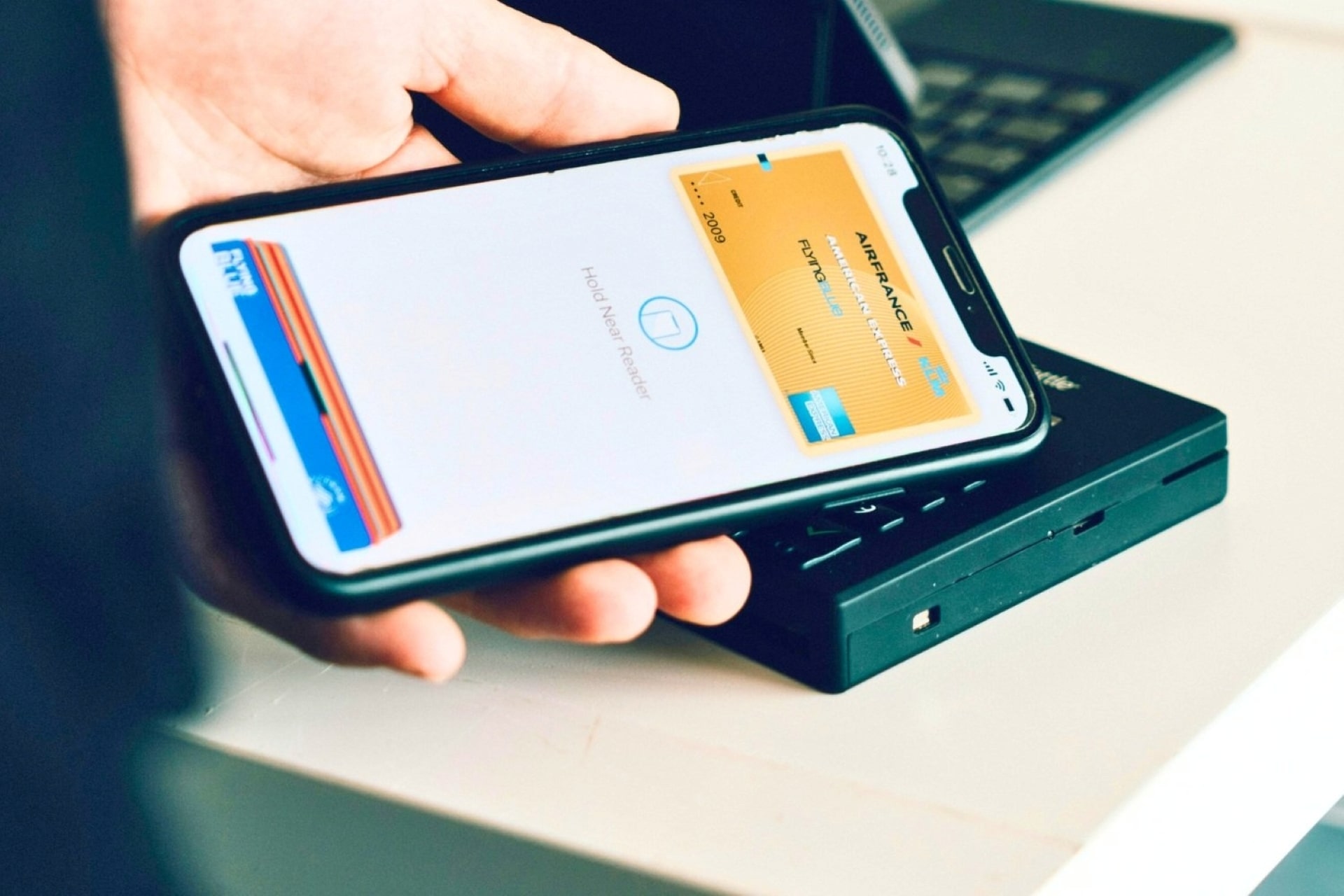 Apple pay paiement iPhone carte bancaire min