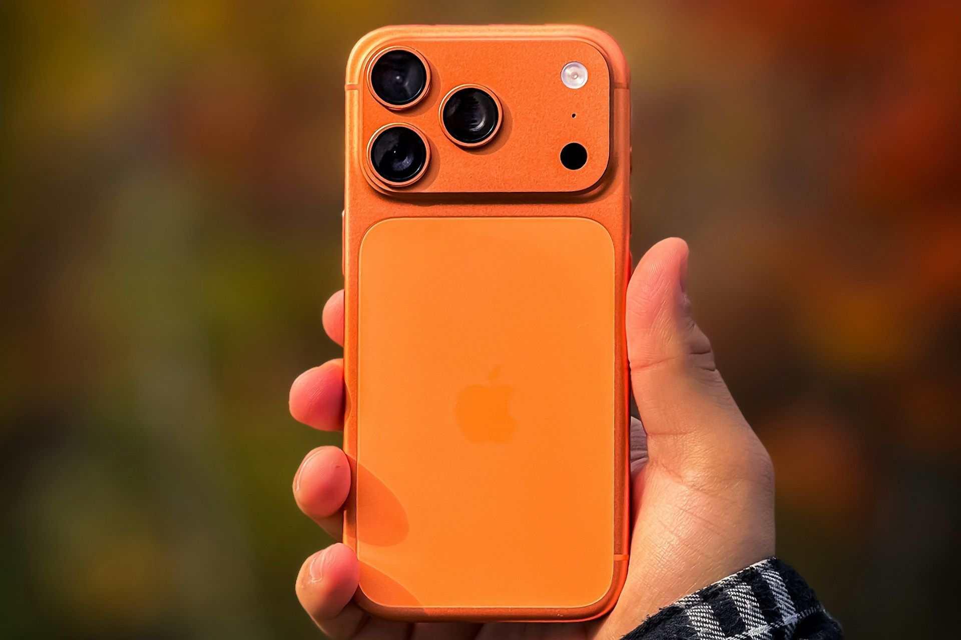iPhone 17 Pro orange dos (2)
