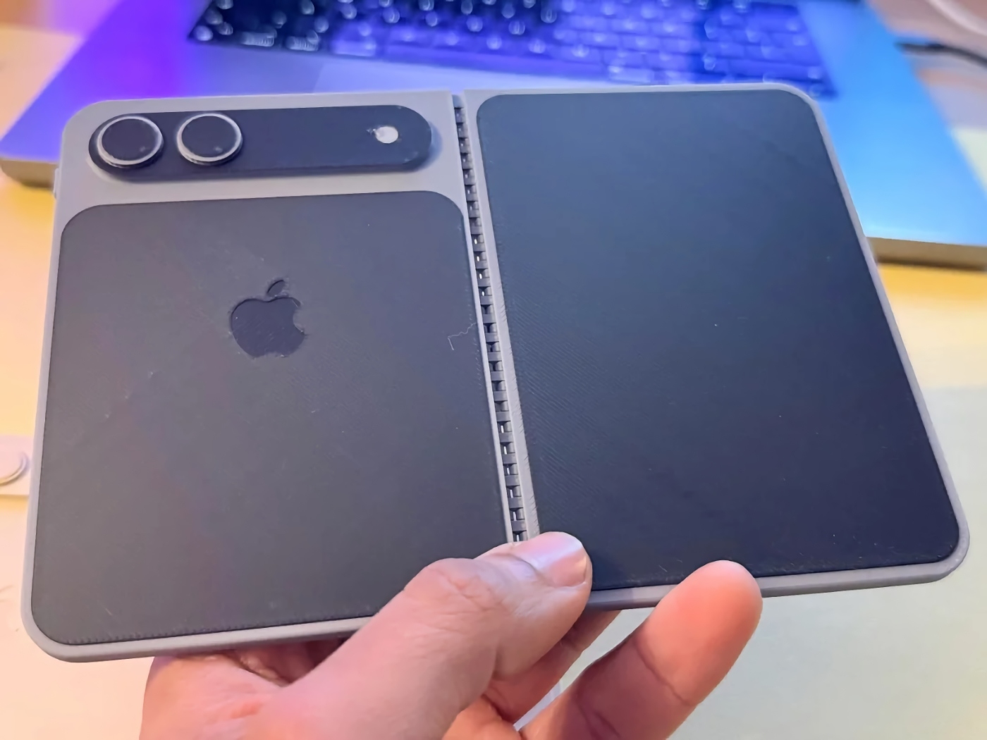 Prototype maquette iPhone pliant
