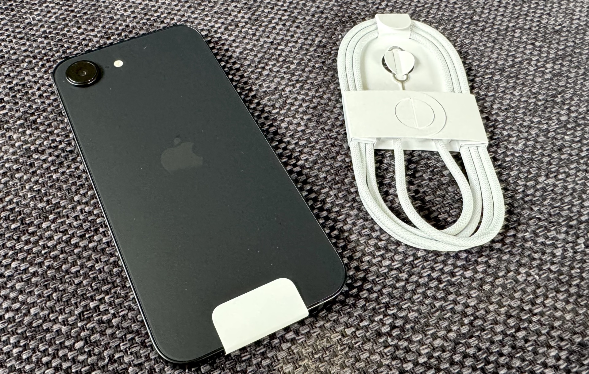 iPhone 17e contenu boîte