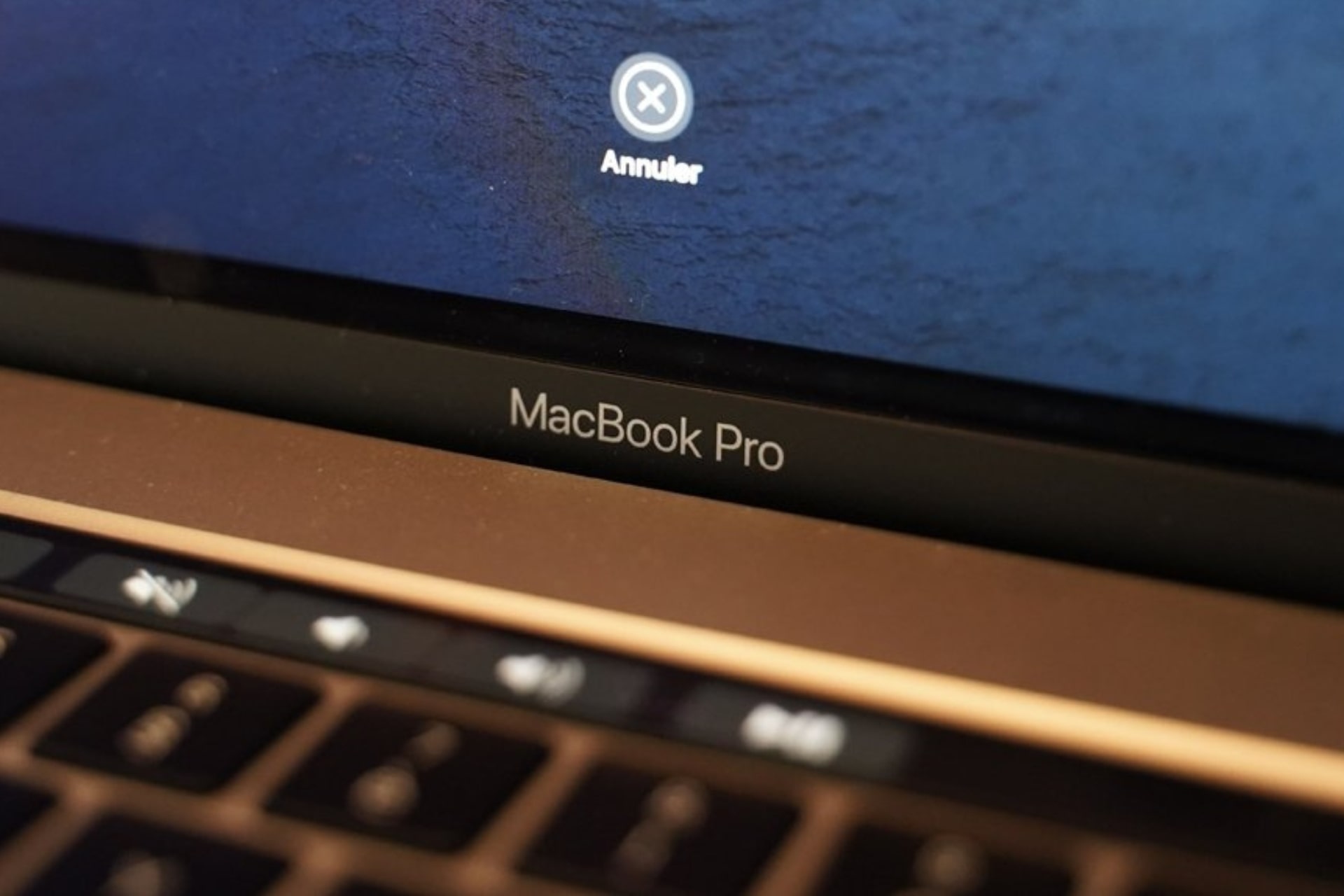 Macbook pro touchbar intel min