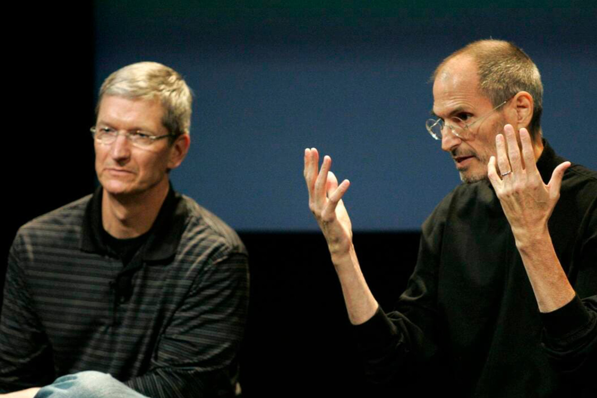 Tim cook steve jobs apple