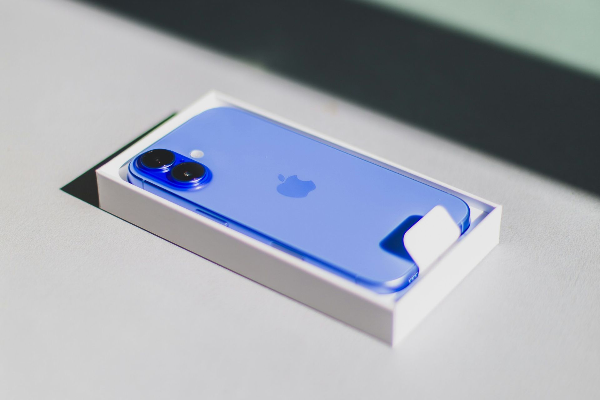 iPhone 16 (3)