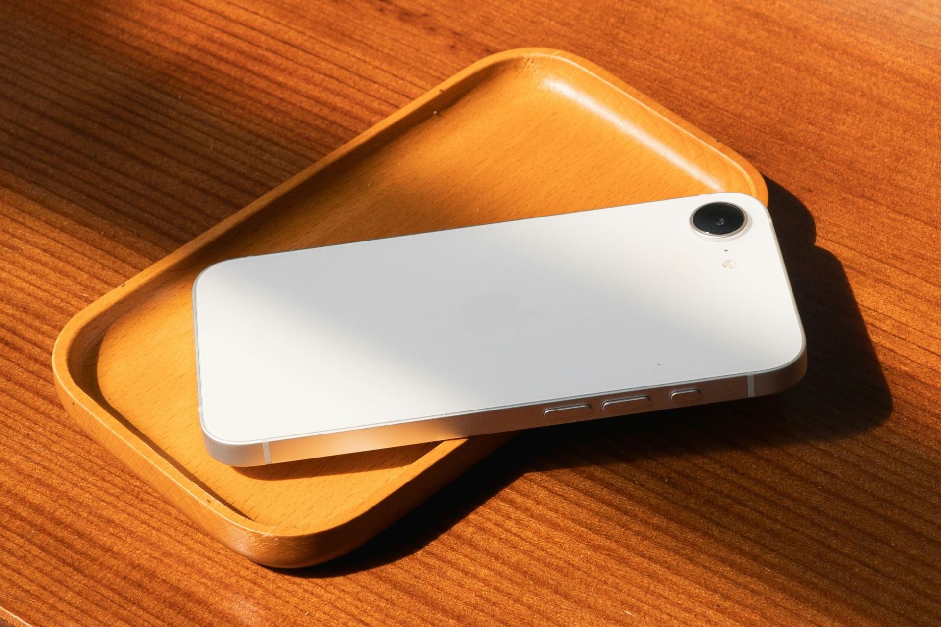 iPhone 16e blanc (3)