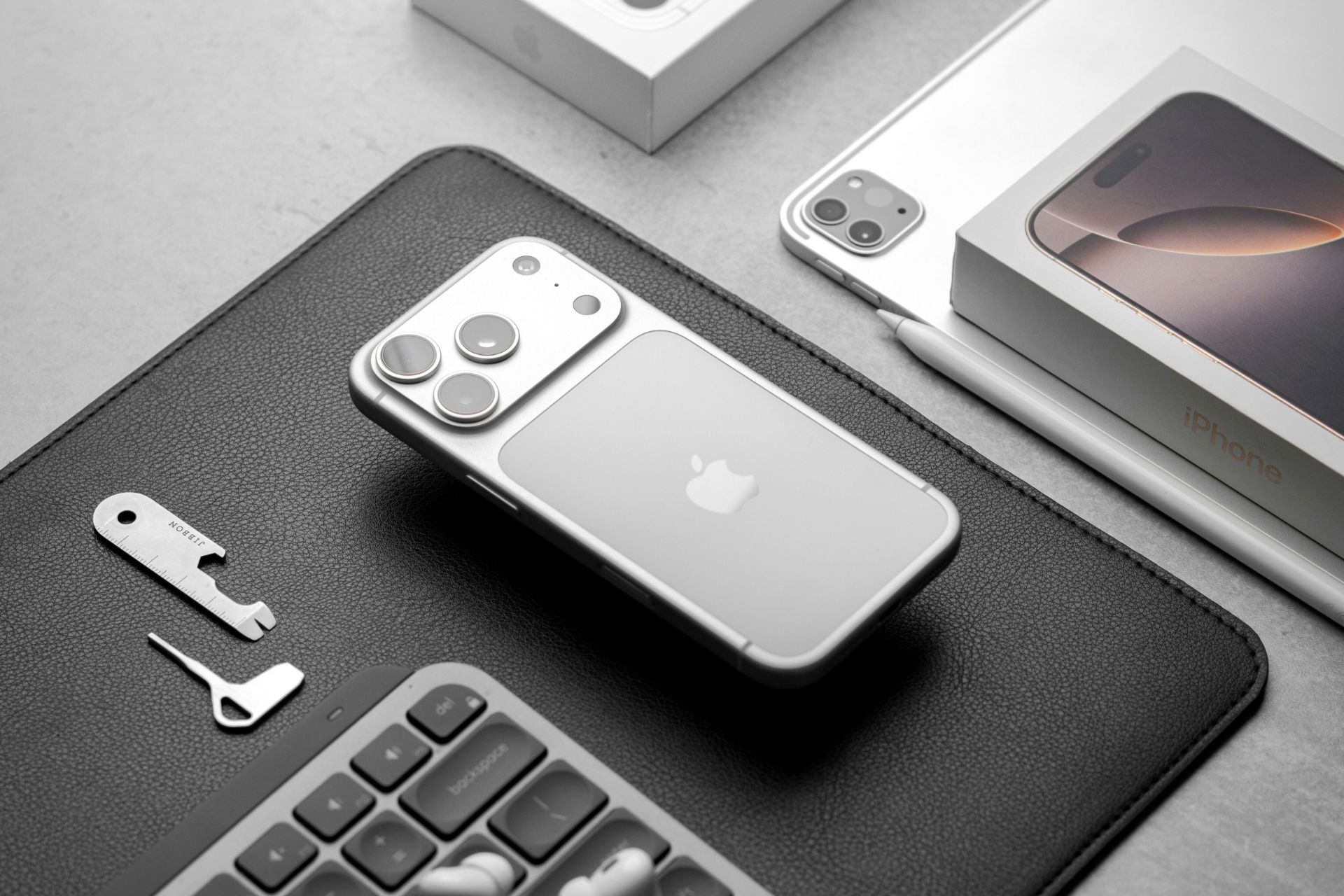 iPhone AirPods iPad