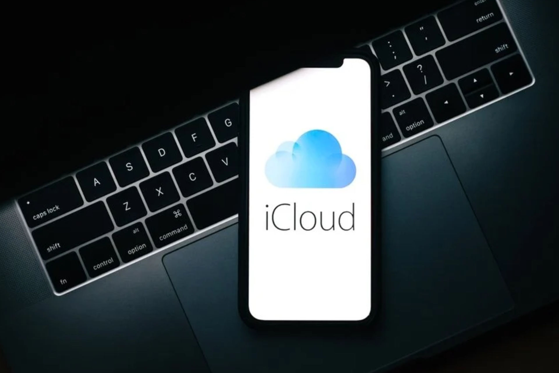 iCloud apple logo