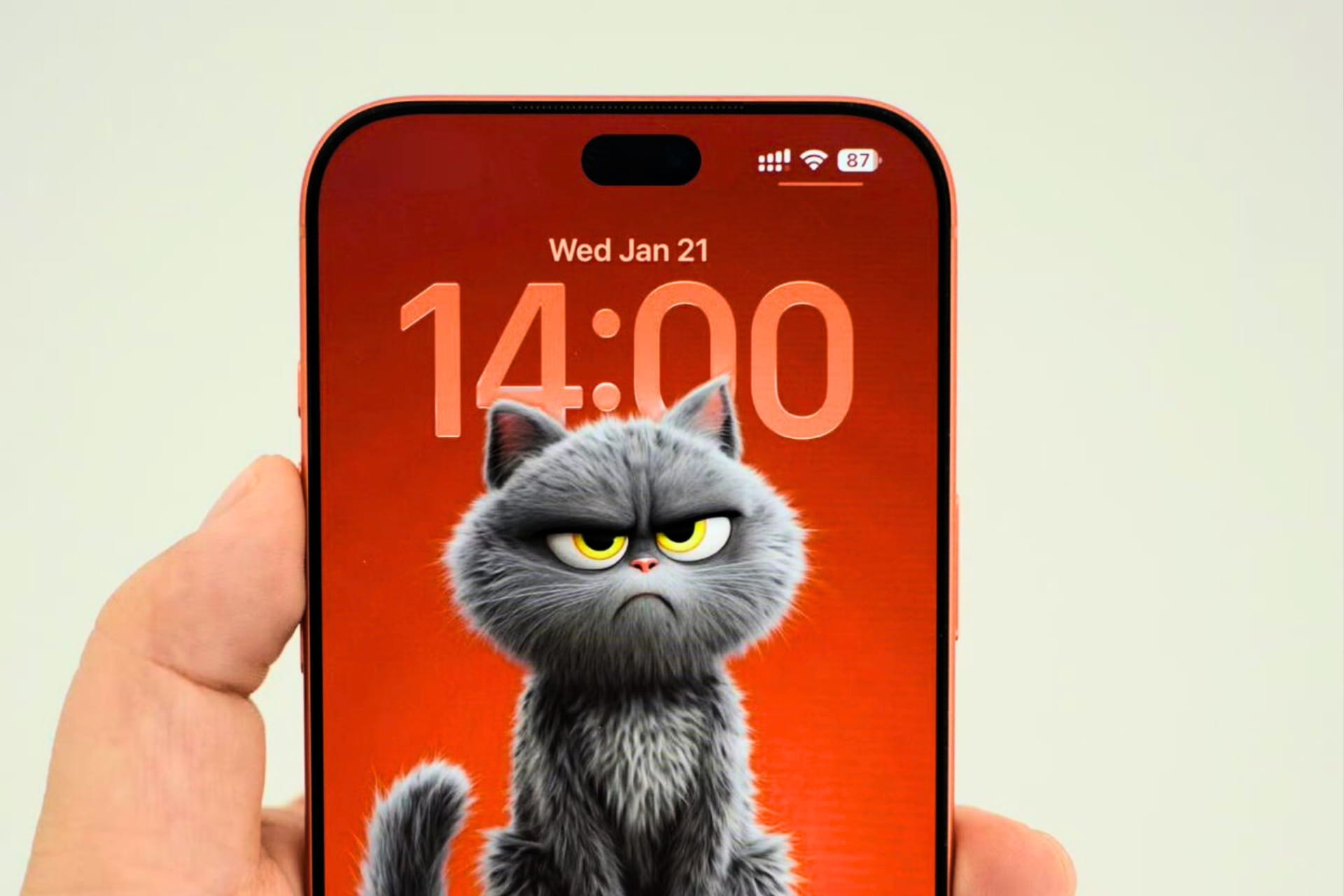 iPhone 18 Pro avec petit Dynamic Island au milieu