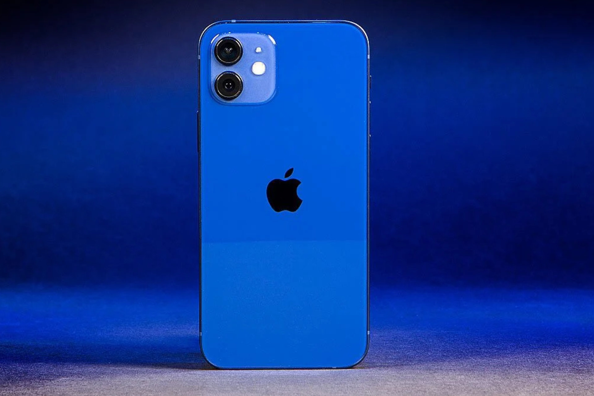 iPhone 12 apple